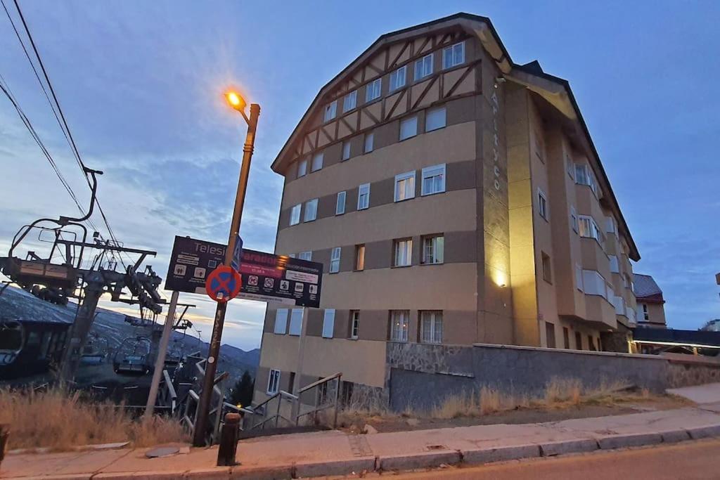 Acogedor Apartamento En Sierra Nevada Con Piscina Acceso Directo A Silla Exterior foto